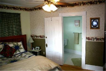The Young House Bed And Breakfast Millinocket Cameră foto